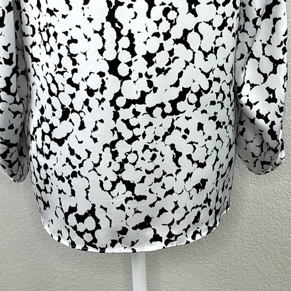 DKNY Black White Printed Ruched Sleeve Crewneck Relaxed Fit Blouse Top Small NWT - Picture 10 of 13